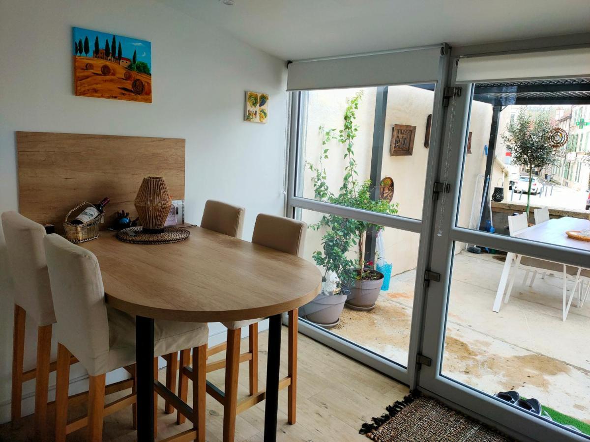הוילה מונטברד Petit Chez Soi מראה חיצוני תמונה